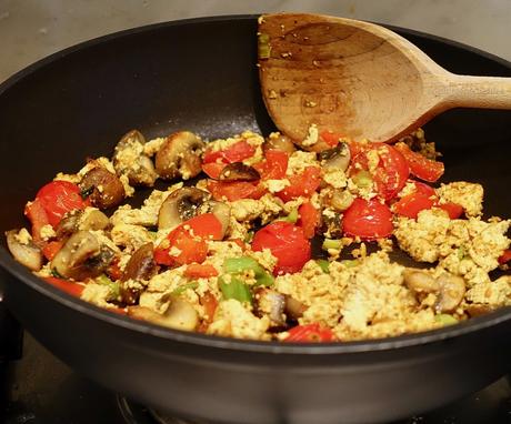 Simple tofu scramble!