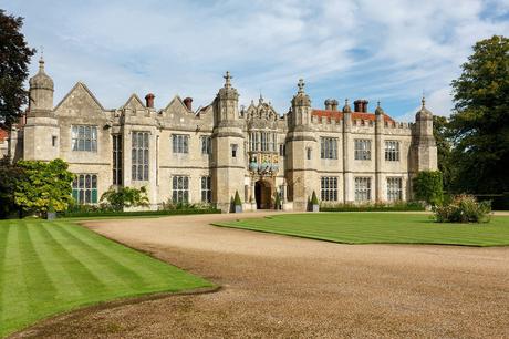 Hengrave Hall Wedding Photography | Alice and Nick hengrave hall ready for a september wedding