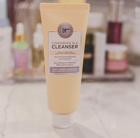 IT cosmetics confidence in a cleanser review