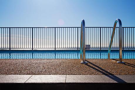 5 Trendy Pool Fences