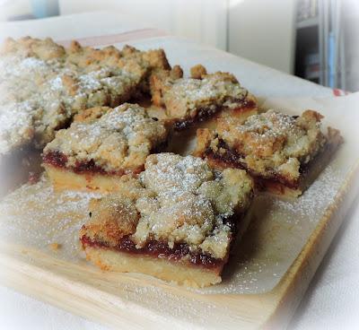 Cranberry Crumble Bars