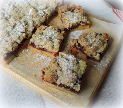 Cranberry Crumble Bars