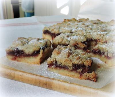 Cranberry Crumble Bars