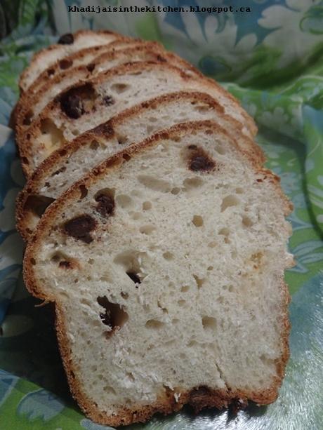 PAIN BLANC AUX PÉPITES DE CHOCOLAT ET À LA NOIX DE COCO / CHOCOLATE CHIPS COCONUT WHITE BREAD / PAN BLANCO CON CHISPAS DE CHOCOLATE Y COCO RALLADO / خبز ابيض بحبيبات الشوكولاتة و جوز الهند