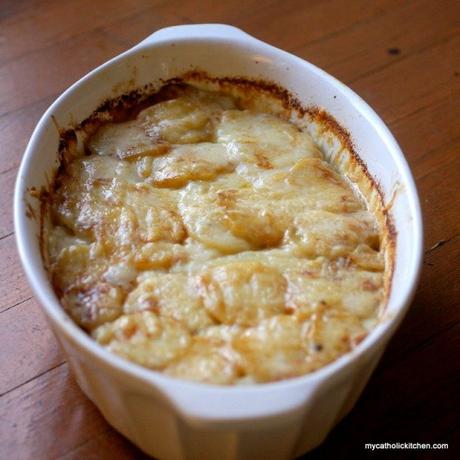 White Cheddar Scalloped Potatoes