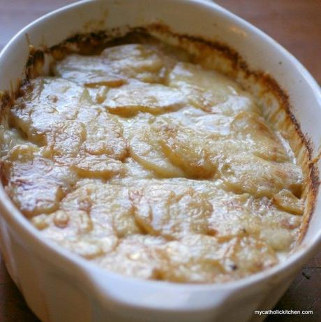 White Cheddar Scalloped Potatoes