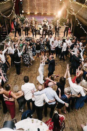 wedding dinner music dancing guests celebration