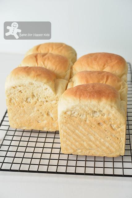 Very Moist and Soft Japanese Milk Square Toast Bread / Shokupan 食パン - Made with All Milk No Eggs Less Salt Less Sugar