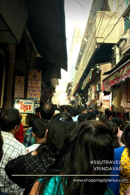 Shopping, Style and Us: India's Best Shopping and Self-Improvement Blog - Crowded lane of Banke Bihari Temple, Vrindavan