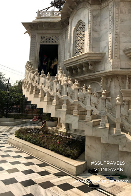 Shopping, Style and Us: India's Best Shopping and Self-Improvement Blog - ISKCON Temple, Vrindavan