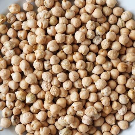 Chickpeas are among the most popular vegan sources of protein, and several other nutrients. Find out our answer to the query: Can I give my Baby Chickpeas?