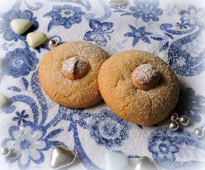 Macadamia Shortbread Cookies