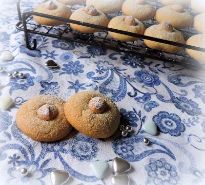 Macadamia Shortbread Cookies