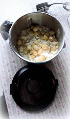 Macadamia Shortbread Cookies