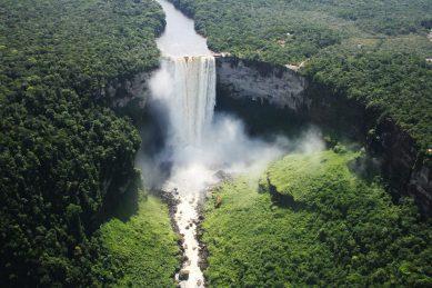 7 Waterfalls around the world