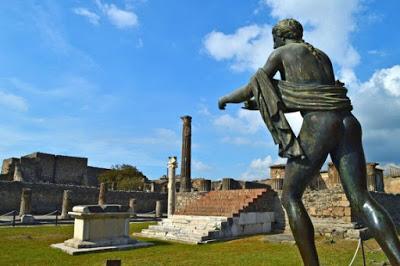 How to Explore Pompeii?