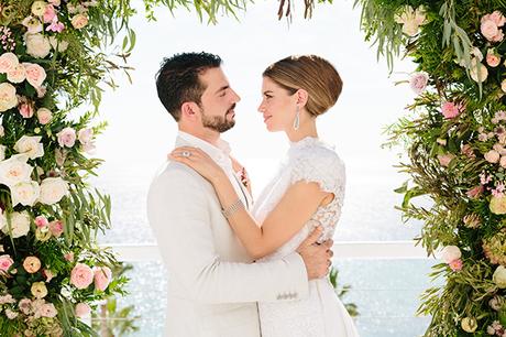 Elegant luxury styled shoot in Mykonos elegant-luxury-styled-shoot-mykonos_10x