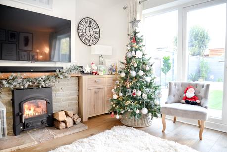 Getting Our Home Ready For Christmas With Dulux EasyCare & Dulux QuickDry Satinwood Paint
