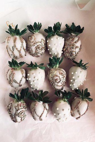christmas wedding strawberry decorated as christmas tree balls laombrecreations