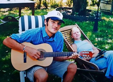 Another wonderful memory from almost 20 years ago. I have always loved music https://ift.tt/1dV6EBm #guitar #benheine #music #artist #passion #guitare #play #nature #love #couple #musique #instrument #relax #song #sing #chanson