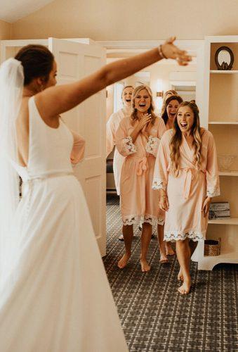 bridesmaids photos first look bride esterknowlenphoto