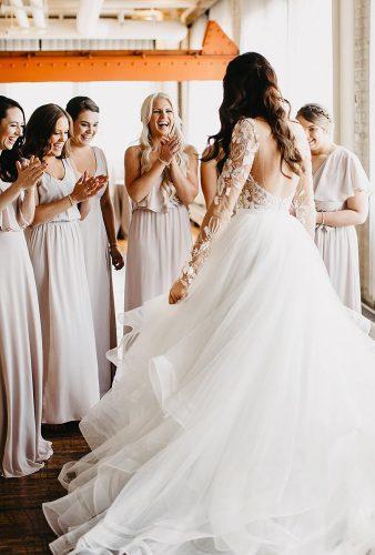 bridesmaids photos first look bride and bridesmaids janelle elise photo