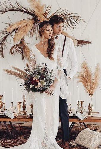 bohemian wedding photos boho bride and groom chasingmomentsphotography