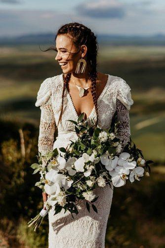 bohemian wedding photos bride with white bouquet laurkenkendall