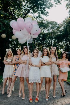 Tips to Choose Super Sweet Short Bridesmaid Dresses for a Retro Wedding