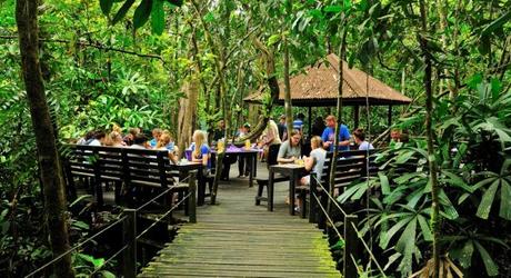 Breakfast outdoors at Abai Jungle Lodge