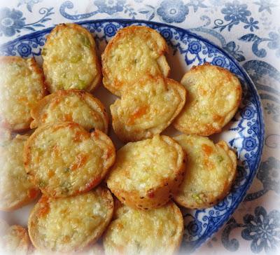 Toasted Cheese Rounds