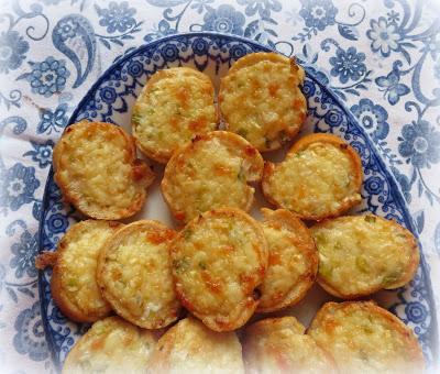 Toasted Cheese Rounds