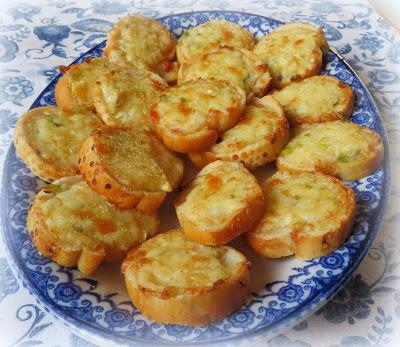 Toasted Cheese Rounds