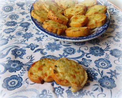 Toasted Cheese Rounds