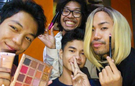 🎇 HAPPY NEW YEAR  🍾  Make-up Tutorial While Doing Mukbang and Touch Challenge.