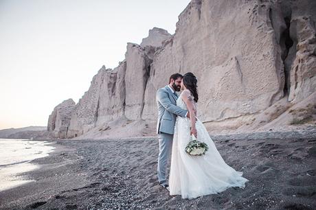 dreamy-wedding-santorini-peach-white-colors_31