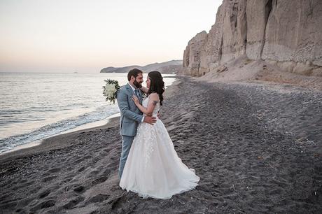 dreamy-wedding-santorini-peach-white-colors_03