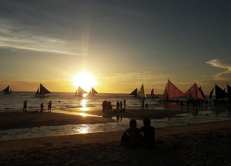 Boracay is Back! And You Can’t Party On The Beach Anymore!