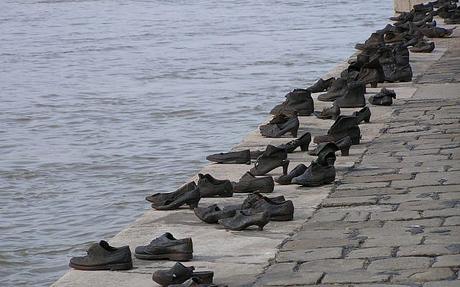 divers to search for remains of Holocaust victims in the Danube River