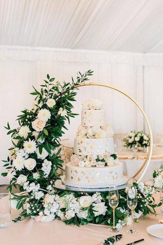 spring wedding decor flowers white roses and greenery installation for cake annaperevertaylo