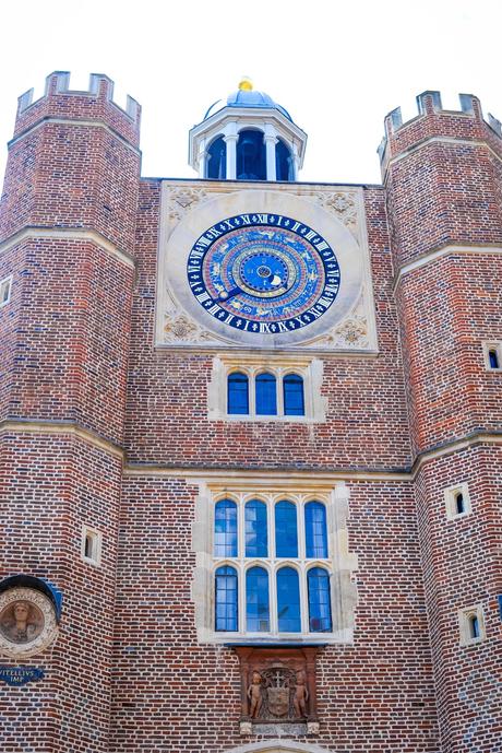  Tudor astronomical clock hampton court palace