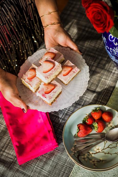 strawberry cheesecake bars, dessert, saumya shiohare, myriad musings .jpg