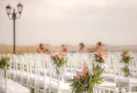 Romantic wedding with gold and peach details | Ourania & Jack romantic-wedding-gold-peach-details_14w