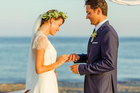 beautiful-beach-wedding-santorini_13