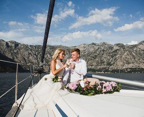 how much to spend on a wedding gift luxury wedding on the yacht bride and groom