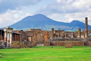 Tour of the week: Pompeii & Mount Vesuvius Tour