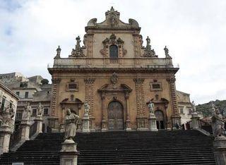 Modica-duomo-closeup