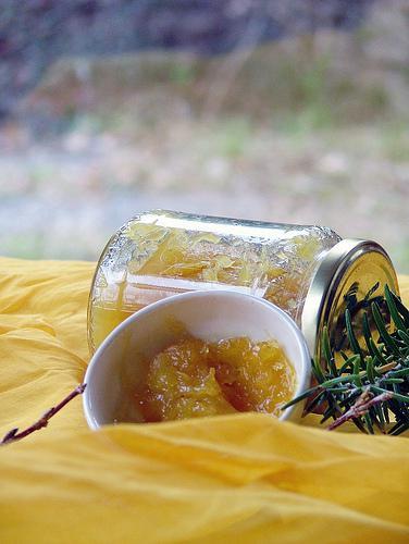 ananas jam with rosmary - confettura di ananas e rosmarino