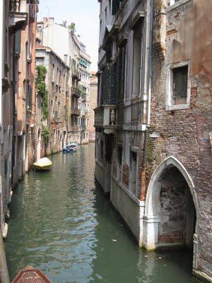 Venice: the famous attractions, but also the true beauty- intimate canals and charming old facades