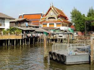 living in Thailand_river